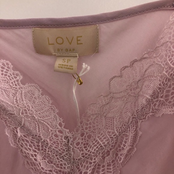 Gap camisole, lilac nwt - Picture 3 of 5